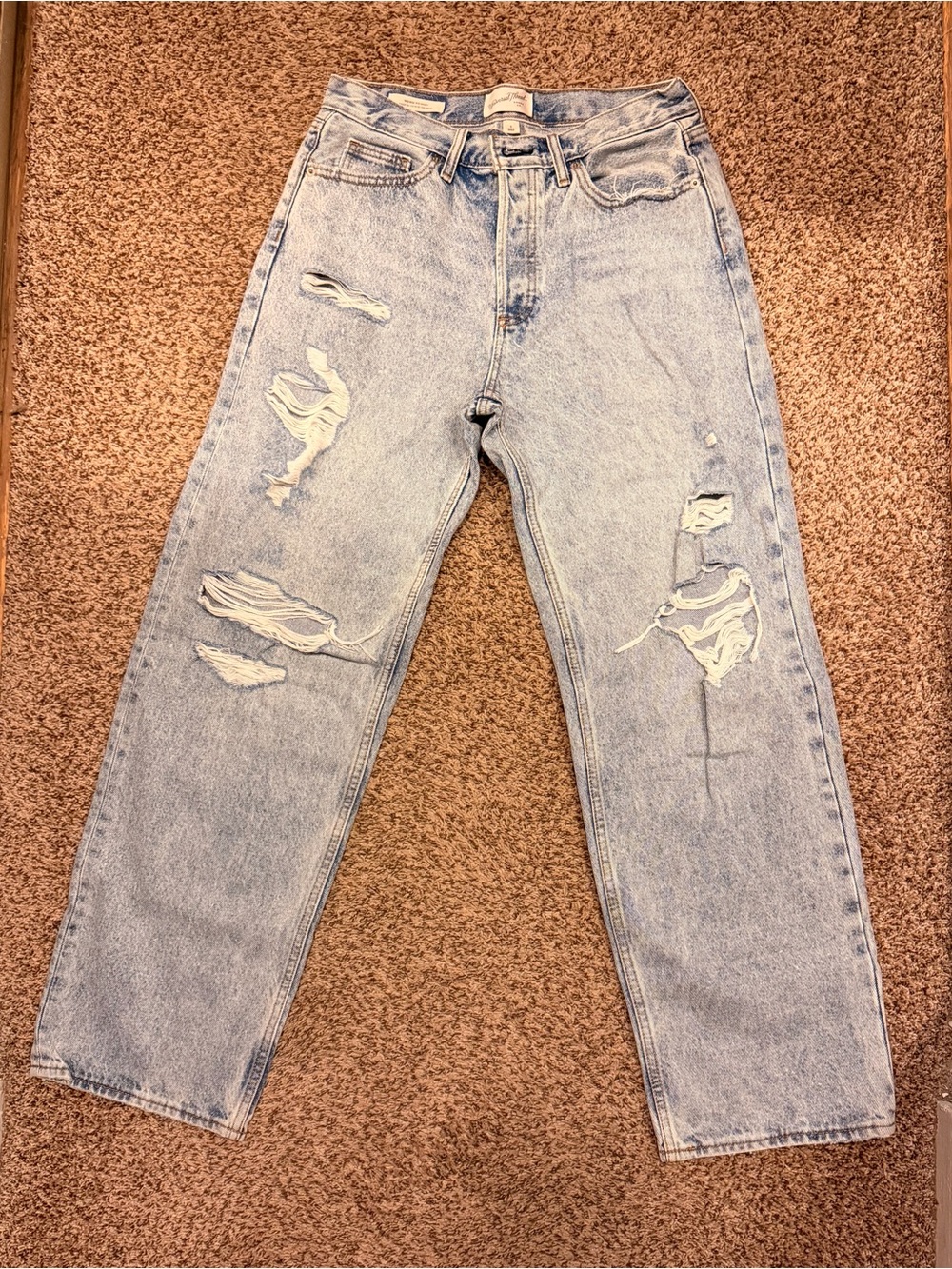Universal Thread Light Blue Distressed Relaxed Jeans